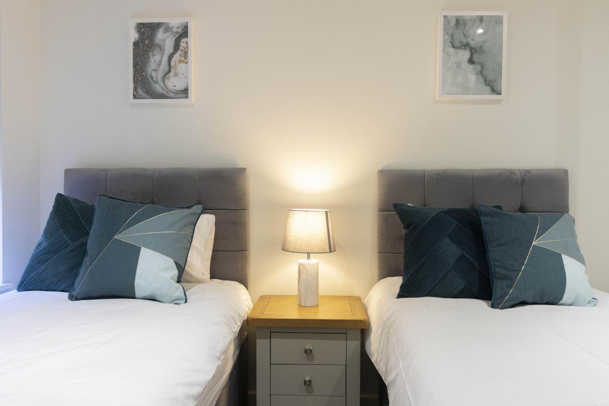 Appartement Linacre 1&2 - One And Two Bed Flat Behind The Cathedral With Free Parking And Fast Wifi à Exeter Chambre photo