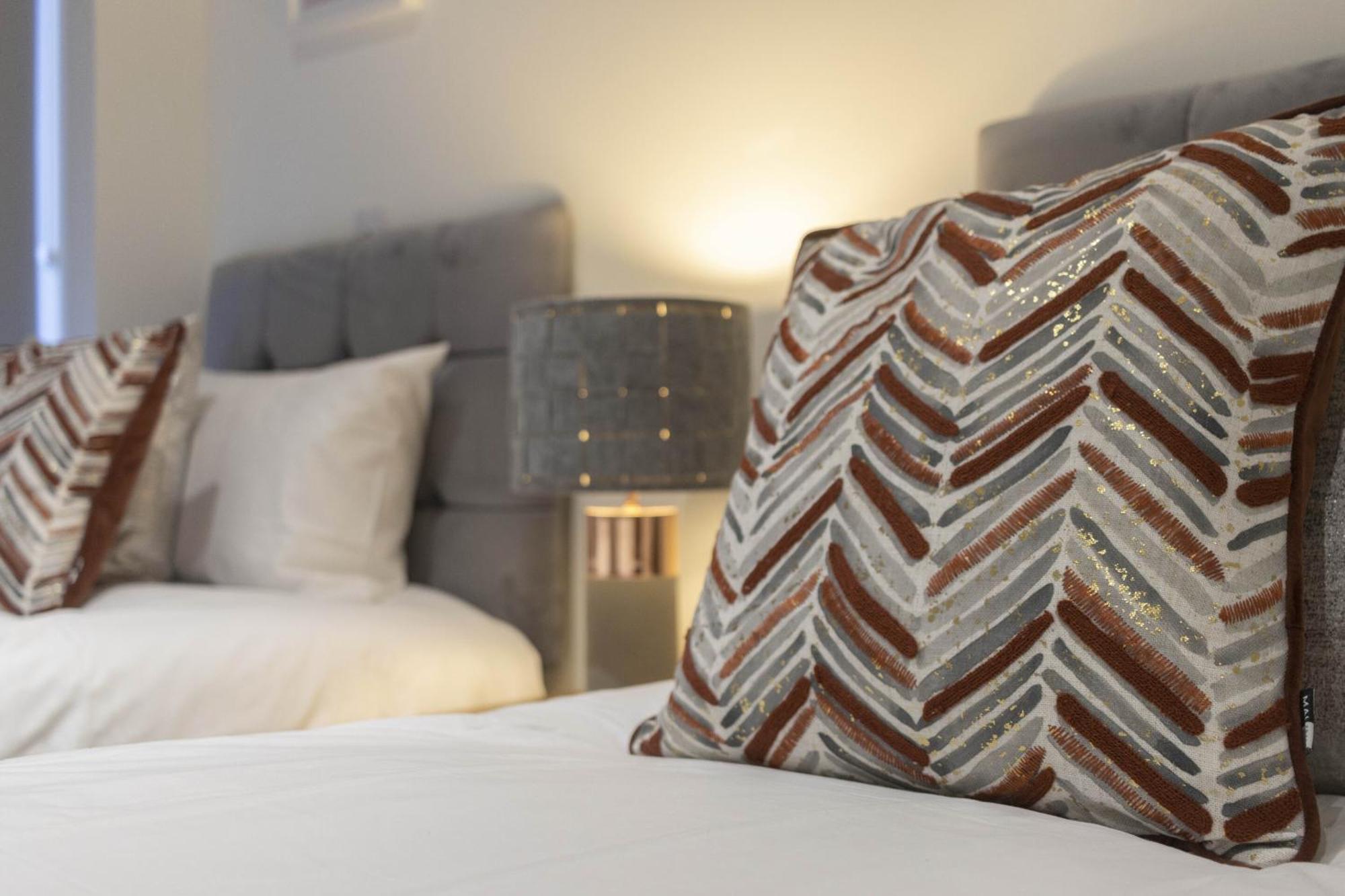 Appartement Linacre 1&2 - One And Two Bed Flat Behind The Cathedral With Free Parking And Fast Wifi à Exeter Chambre photo