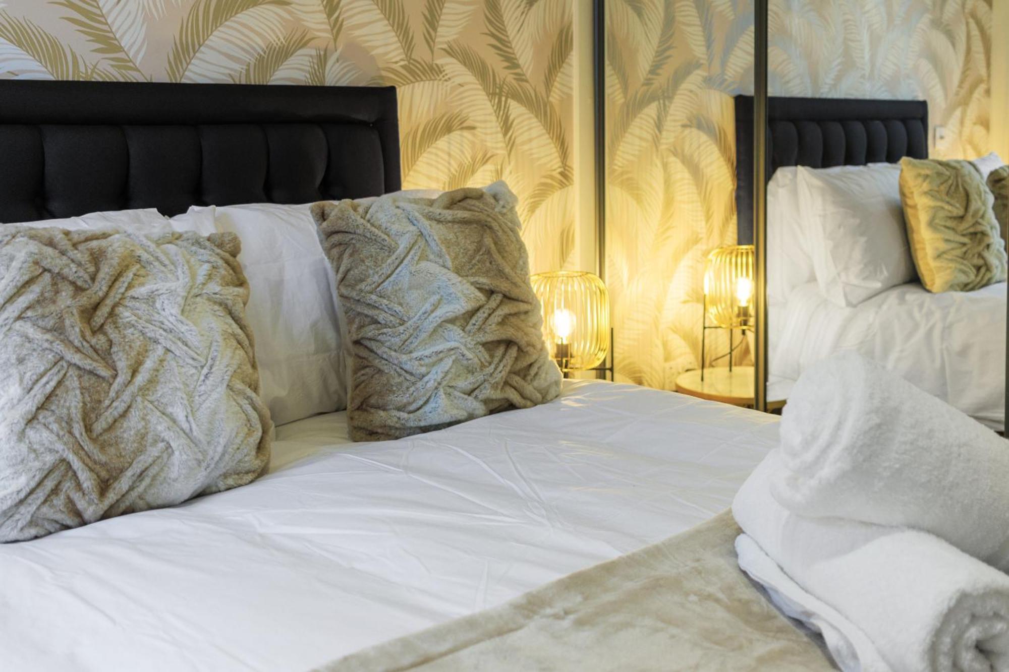 Appartement Linacre 1&2 - One And Two Bed Flat Behind The Cathedral With Free Parking And Fast Wifi à Exeter Chambre photo